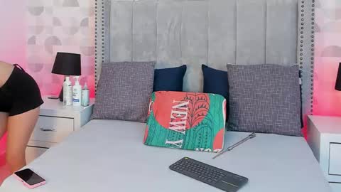 NATHALIA MORENO online show from 09.13.25