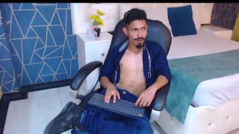 Snapshot of noaahtylor chatting on 02.27.26 Noah online show from 02.27.26