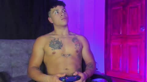 Snapshot of noah_223 chatting on 11.26.25 noah_223 online show from 11.26.25