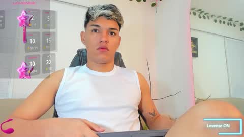 Snapshot of noah_carter66 chatting on 11.24.25 noah online show from 11.24.25