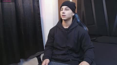 Snapshot of noah_clarkk chatting on 03.08.26 Noah online show from 03.08.26