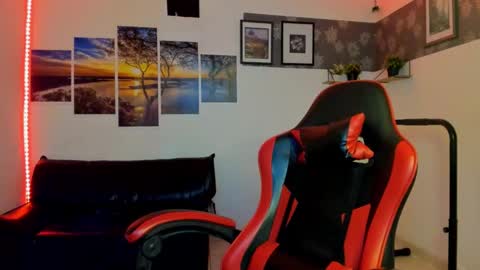 noah_flynn1 online show from 12.04.25