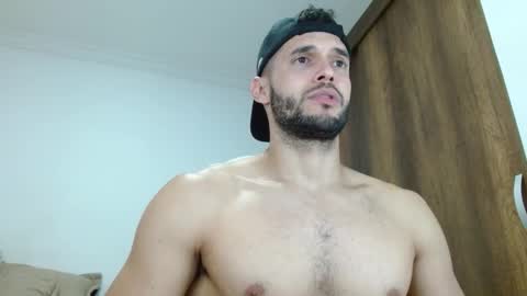 Snapshot of noah_jhonsonn chatting on 02.05.26 Noah online show from 02.05.26