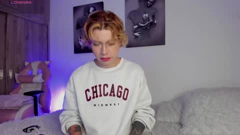 Snapshot of noah_lambert chatting on 02.07.25 Noah online show from 02.07.25