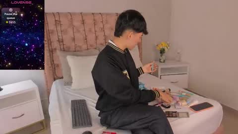 Snapshot of noah_lewiss chatting on 02.26.26 NOAH online show from 02.26.26