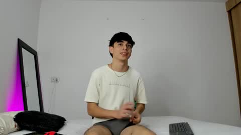 Snapshot of noah_loveboy chatting on 09.08.25 Noah online show from 09.08.25