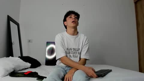 Snapshot of noah_loveboy chatting on 09.11.25 Noah online show from 09.11.25