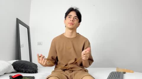 Snapshot of noah_loveboy chatting on 09.22.25 Noah online show from 09.22.25