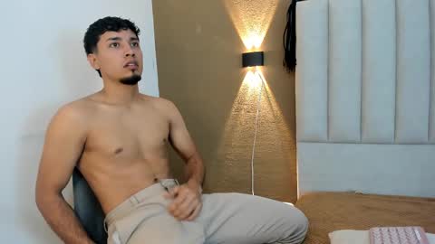 Snapshot of noah_smith05 chatting on 02.26.26 noah online show from 02.26.26