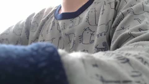 noah_white3 online show from 01.03.25