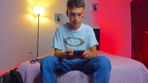 noahh_sky online show from 04.12.26