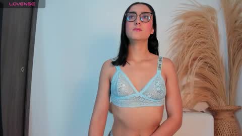 Noami Rose  online show from 02.04.26