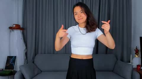 Snapshot of noctilune chatting on 12.03.25 Mina online show from 12.03.25