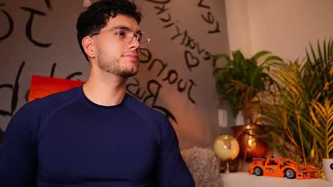 Snapshot of noha_miler chatting on 10.01.25 kevin online show from 10.01.25