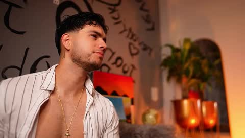 Snapshot of noha_miler chatting on 11.12.25 kevin online show from 11.12.25