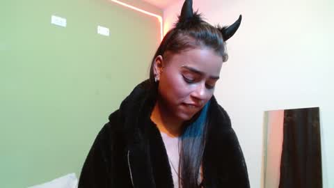 Noha Thomson online show from 12.15.24