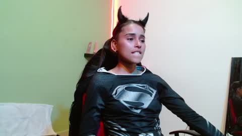 Noha Thomson online show from 12.19.24