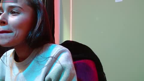 Noha Thomson online show from 01.25.25