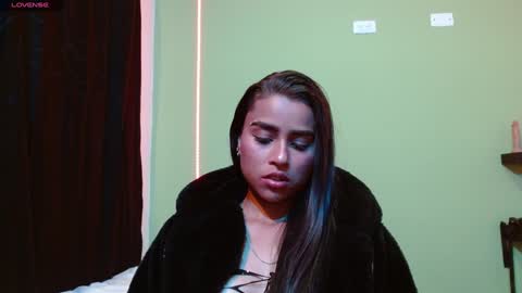 Noha Thomson online show from 02.01.25