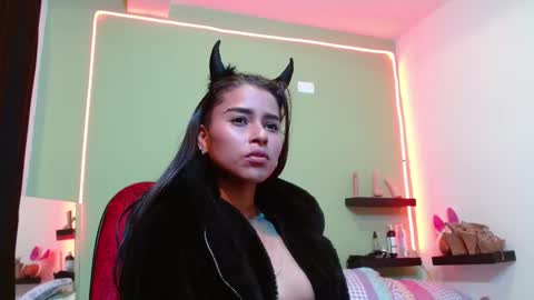 Noha Thomson online show from 02.14.25