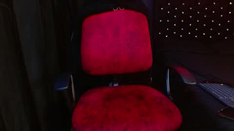 Noha Thomson online show from 11.25.25