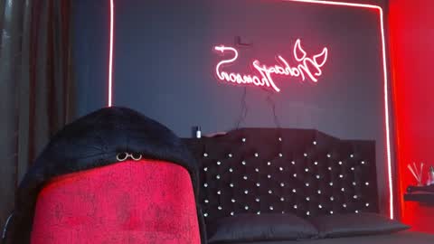 Noha Thomson online show from 04.10.26