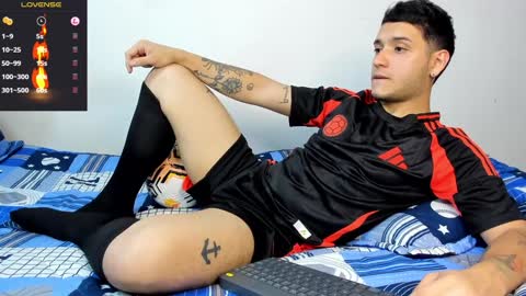 Snapshot of noha_white chatting on 12.30.24 Noha online show from 12.30.24