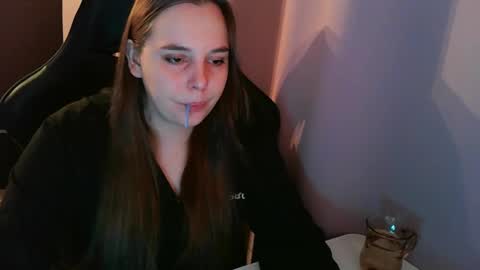 Snapshot of noir_ember_ chatting on 10.25.25 noir_ember_ online show from 10.25.25