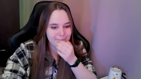 Snapshot of noir_ember_ chatting on 11.22.25 noir_ember_ online show from 11.22.25