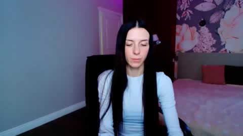 NoirDiva online show from 04.09.26