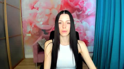 NoirDiva online show from 04.21.26