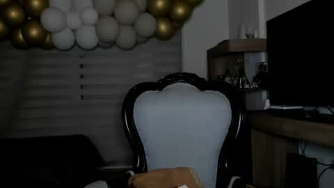 Snapshot of noorthernlightss chatting on 11.07.25 Ara online show from 11.07.25