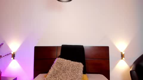 Snapshot of nora_dasilva chatting on 12.10.24 Nora Da Silva online show from 12.10.24