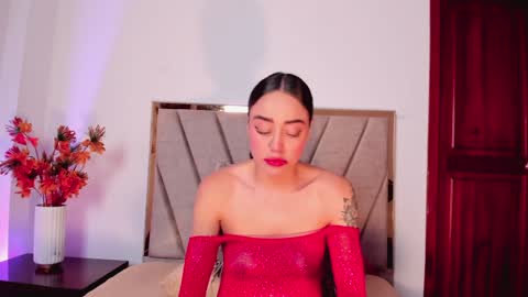 Snapshot of nora_dasilva chatting on 12.19.24 Nora Da Silva online show from 12.19.24