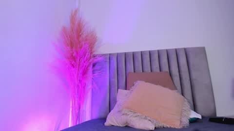 Snapshot of nora_dasilva chatting on 12.28.24 Nora Da Silva online show from 12.28.24