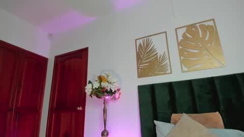 Snapshot of nora_dasilva chatting on 02.25.25 Nora Da Silva online show from 02.25.25