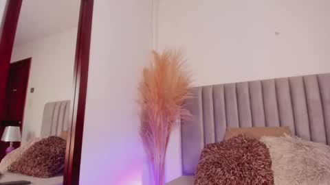 Snapshot of nora_dasilva chatting on 02.27.25 Nora Da Silva online show from 02.27.25