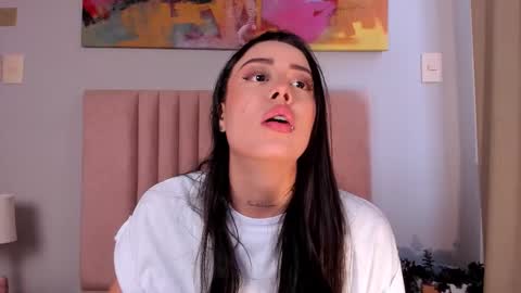 Snapshot of nora_dasilva chatting on 10.13.25 Nora Da Silva online show from 10.13.25