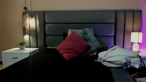 Snapshot of nora_dasilva chatting on 10.14.25 Nora Da Silva online show from 10.14.25