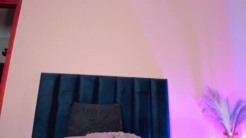 Snapshot of nora_dasilva chatting on 10.22.25 Nora Da Silva online show from 10.22.25