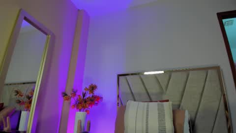 Snapshot of nora_dasilva chatting on 10.23.25 Nora Da Silva online show from 10.23.25