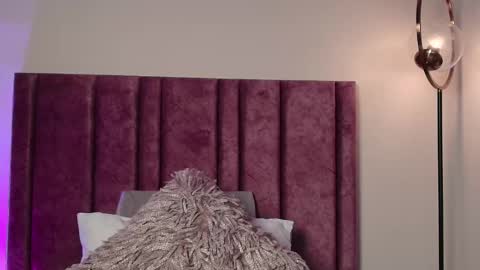 Snapshot of nora_dasilva chatting on 11.28.25 Nora Da Silva online show from 11.28.25