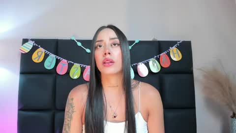 Nora Da Silva online show from 04.02.26