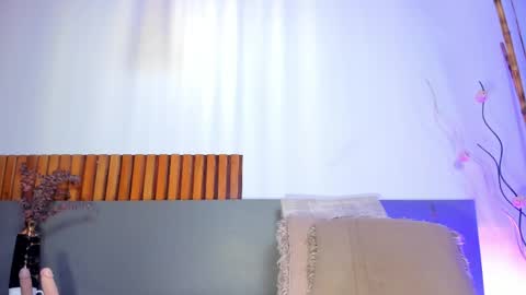 Nora Da Silva online show from 04.21.26