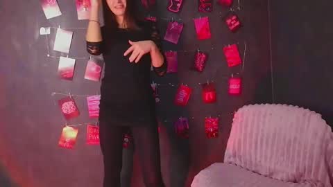 Nora online show from 12.22.25