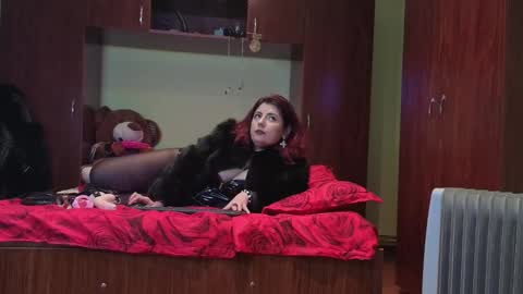 QueenManifest online show from 12.13.25