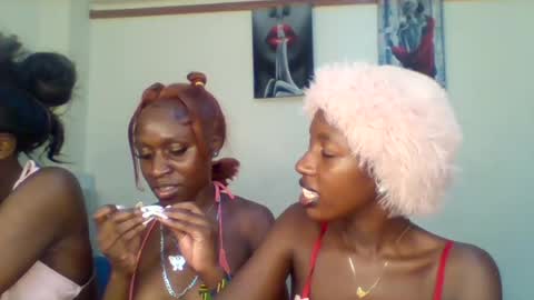 Snapshot of norababy20 chatting on 06.27.26 Norababy20 online show from 06.27.26