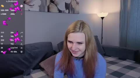 Snapshot of noradunn chatting on 10.25.25 Elina online show from 10.25.25