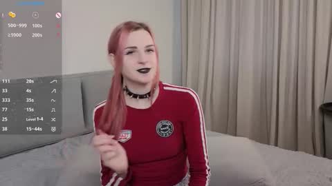 Snapshot of noradunn chatting on 11.25.25 Elina online show from 11.25.25