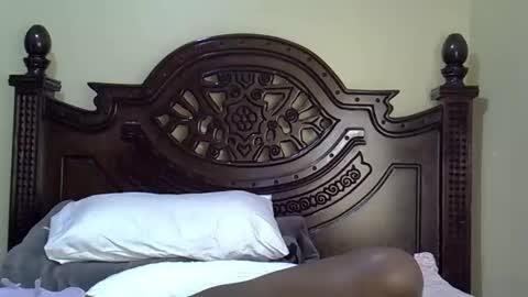 norah_pure online show from 10.12.25